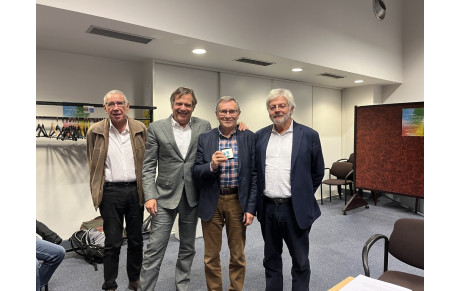 La FFB a récompensé Francis Saillard par une médaille